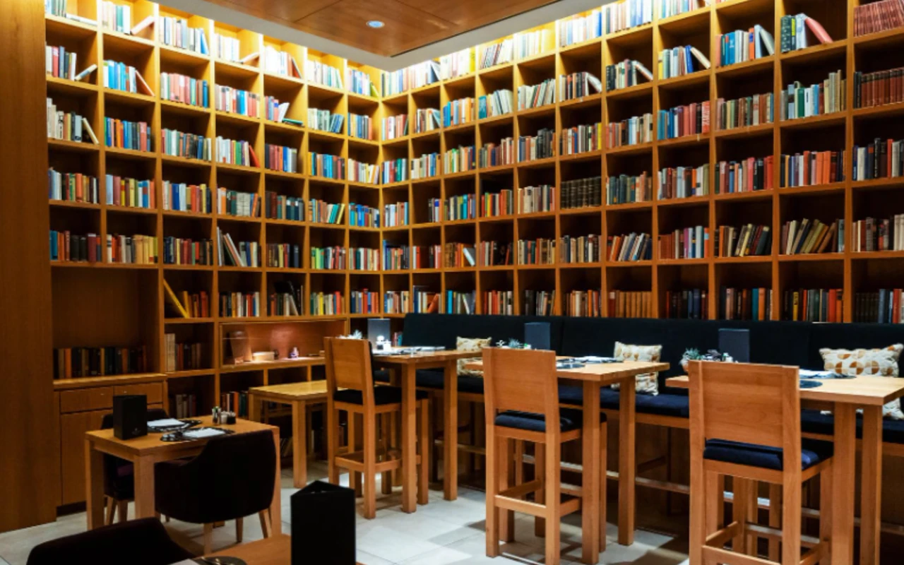 Library Reading Room Access from 9am to 9pm on all working days of college.